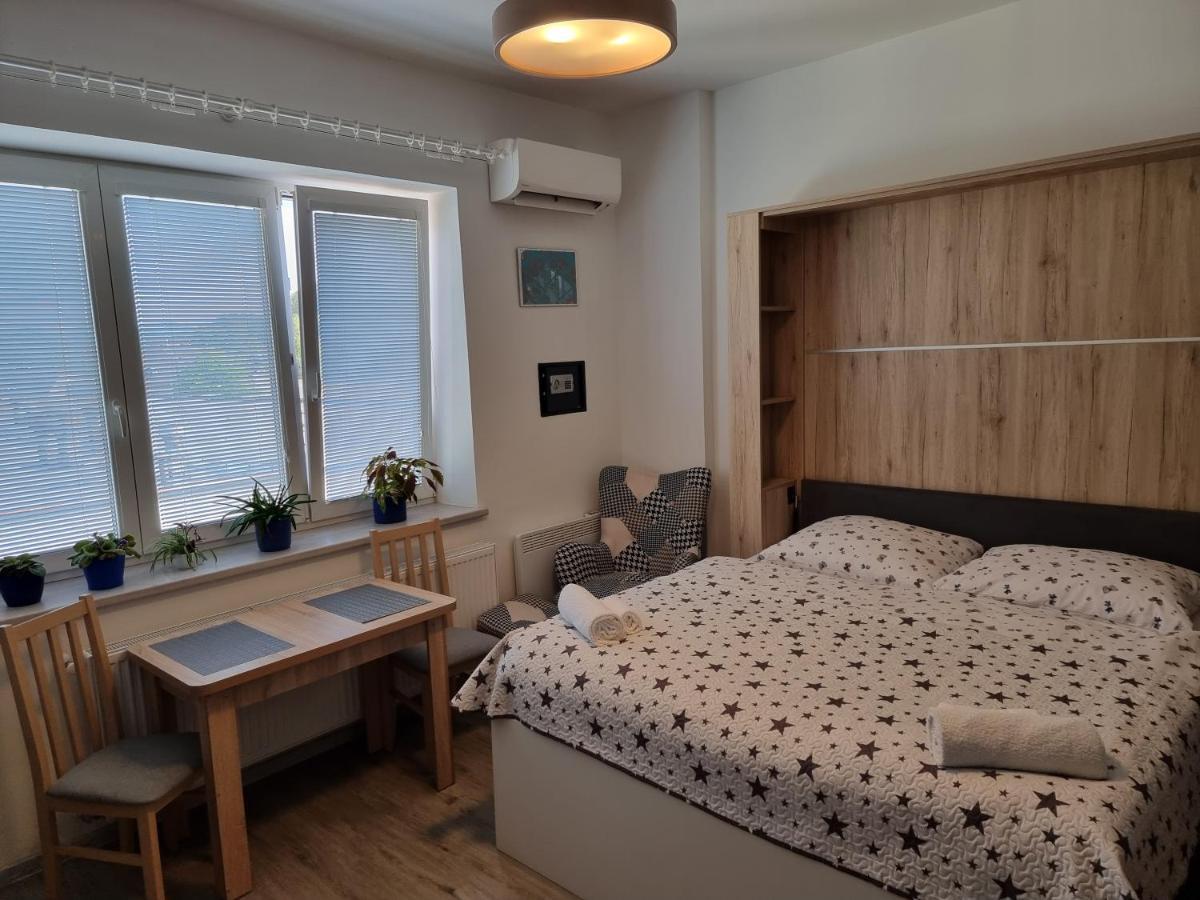 Apartamento Garsoniera Dukla 289 Decin Exterior foto