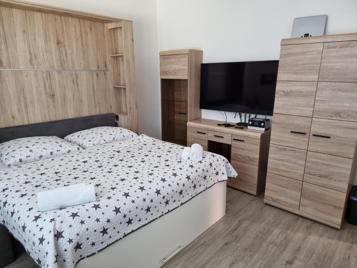 Apartamento Garsoniera Dukla 289 Decin Exterior foto